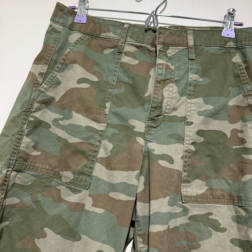 GAP Factory Women’s Barrel Camouflage Pants - 10 - Picture 2 of 13